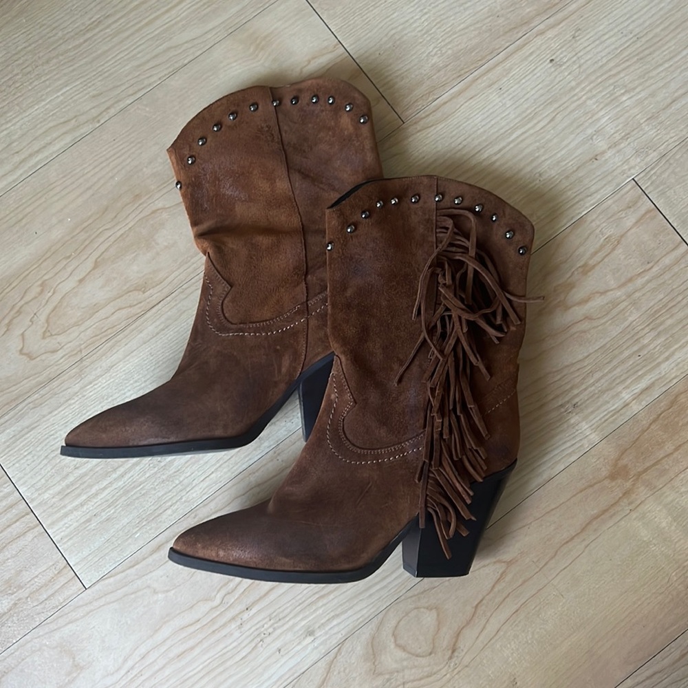 cowboy boots ( real leather)